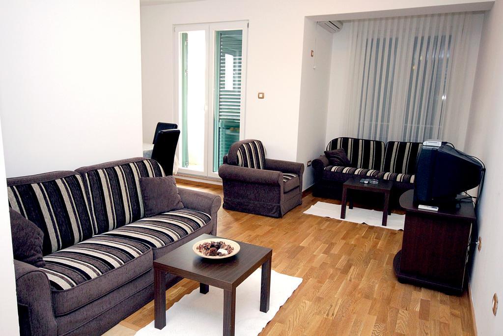 Apartments Draskovic Mirista Petrovac Εξωτερικό φωτογραφία